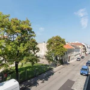  Apartment Gruene Und Zentrale Ruhelage Im Neubau Mit Balkon