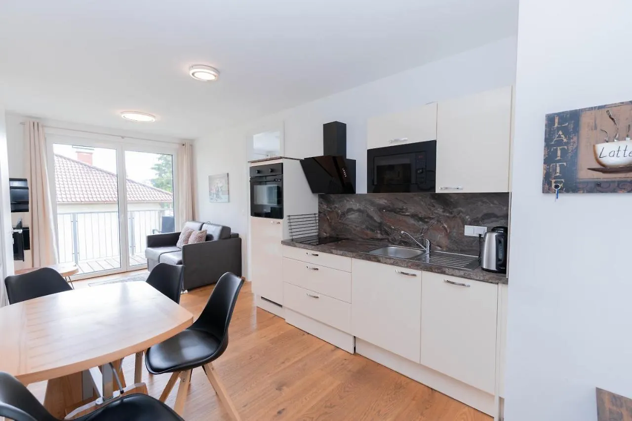 Modern Apartment With Private Balcony Near City Center Wenen