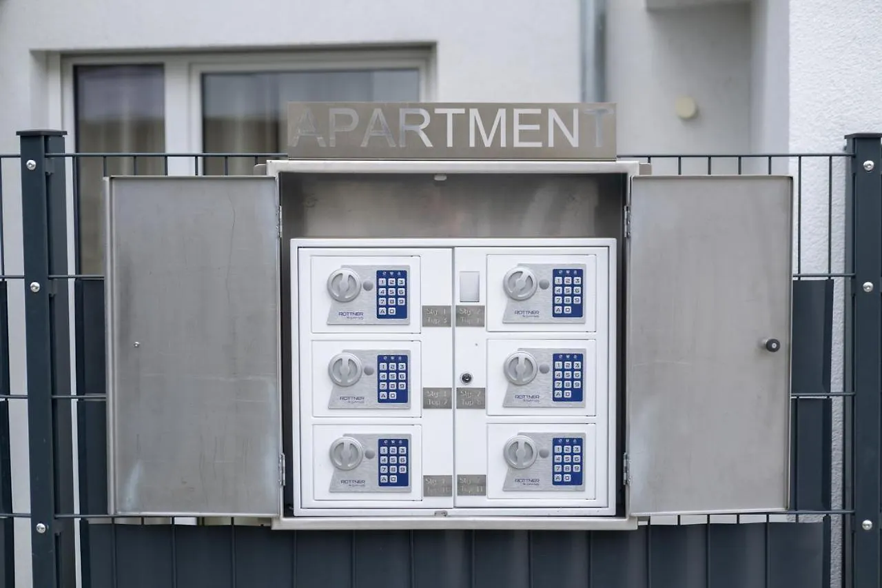 Modern Apartment With Private Balcony Near City Center Wenen